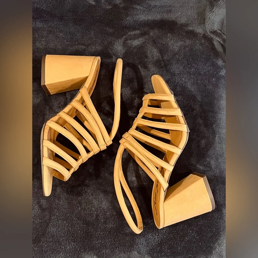 Free People strapped cinched block heel sandals. Leather. Caged style. Yellow 36